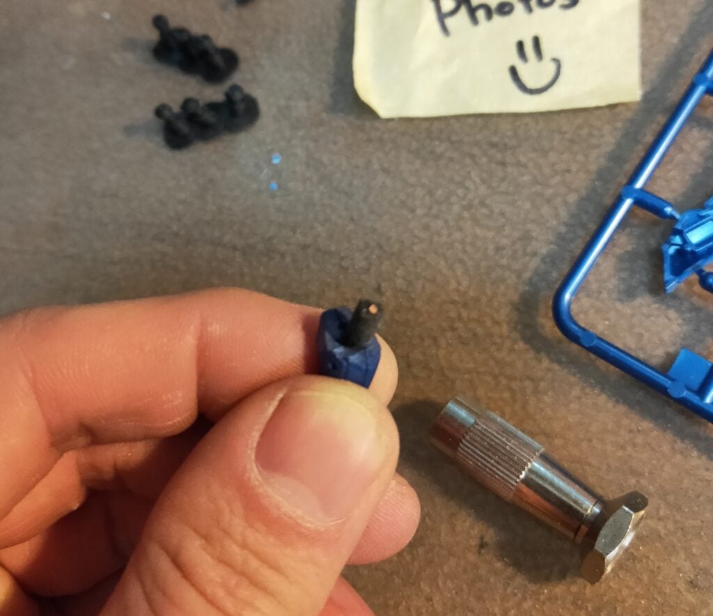 bandai mg qubeley - customization - adding copper wire to custom designed 3d printed parts in fingers