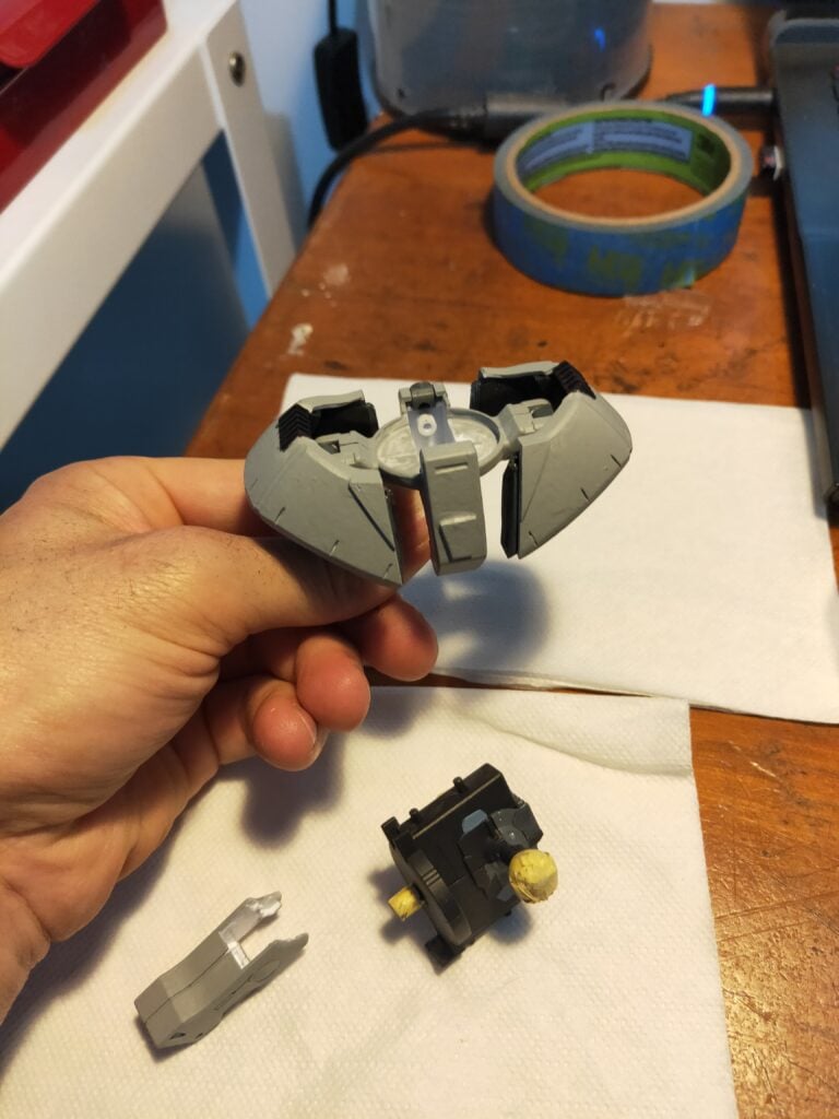 bandai mg qubeley - customization - waist - primed and textured