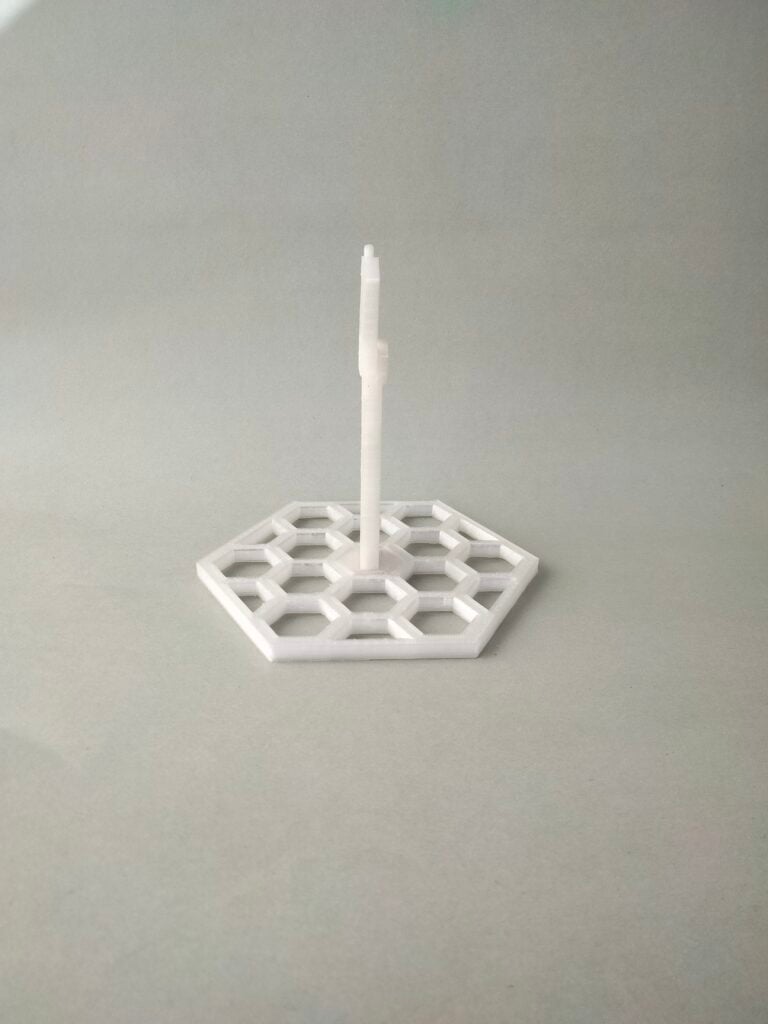 mobile-doll-3d-printed-stand-rear