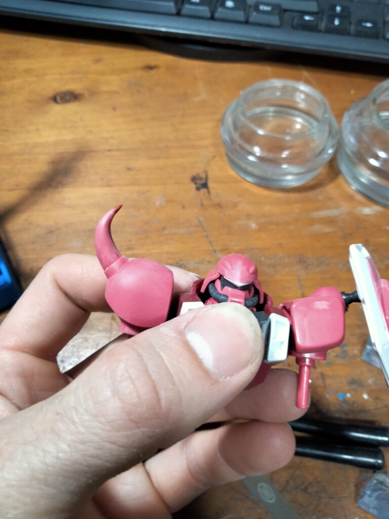 zaku-warrior-customisations-extending-spikes-4