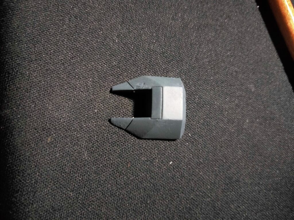 zaku-warrior-painting-chest-2