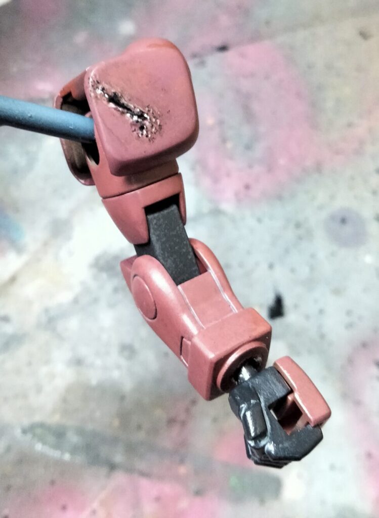 zaku-warrior-painting-left-arm-1