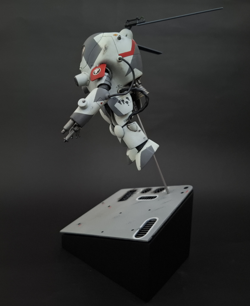 mak-fliege-final-lhs-dark-1