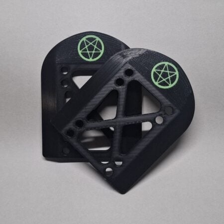 riser-pad-black-green-pentagram-pair